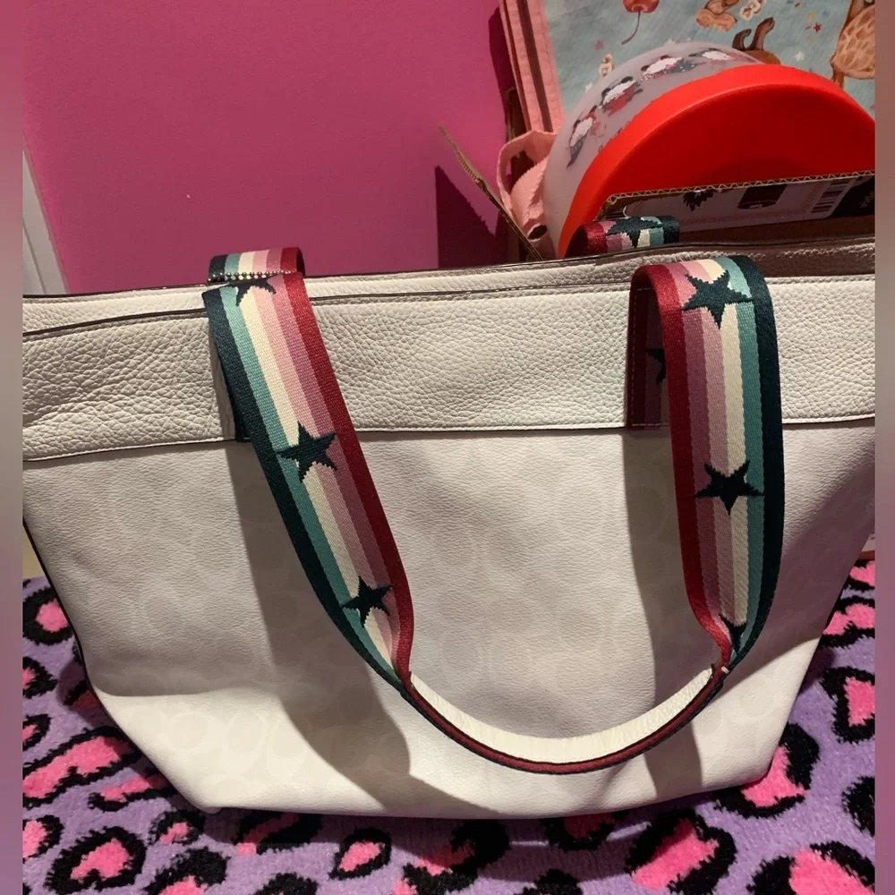 Coach x Marvel Jes Tote in Signature Canvas with Patches - Picture 4 of 16